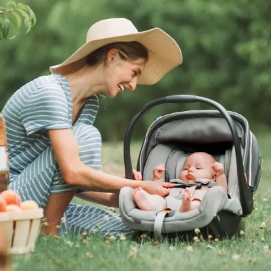 Chicco KeyFit 35 ClearTex FR Chemical Free Infant Car Seat image {1}