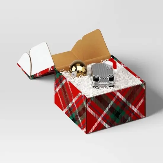 Christmas Shredded Paper Filler White - Wondershop&trade; image {1}