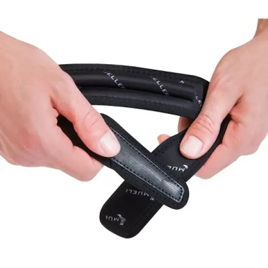 Mueller Jumper's Knee Strap - Black image {1}