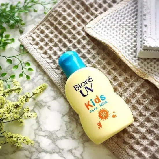 Biore UV Kids Pure Milk SPF50 + PA+++ (2.36 oz) | MADE IN JAPAN | Gentle Children's Sunscreen Sun Protection image {3}