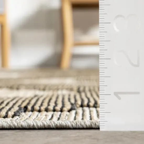 nuLOOM Teisha Diamond Indoor/Outdoor Patio Area Rug image {2}