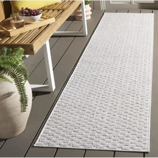 Stella STA109 Power Loomed Indoor/Outdoor Rug - Safavieh image {1}
