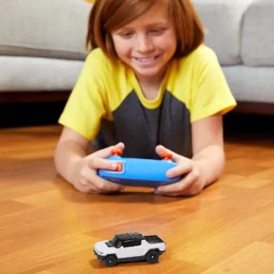 Hot Wheels RC GMC Hummer EV 1:64 Scale image {1}