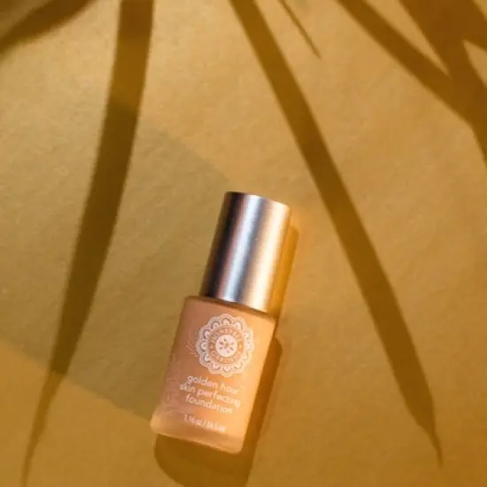 Honeybee Gardens Golden Hour Liquid Foundation, 1.16 fl. oz. image {3}