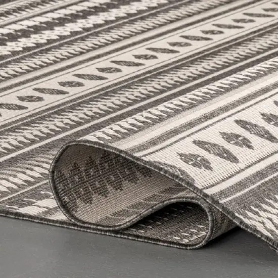 nuLOOM Teofila Outdoor Area Rug image {3}