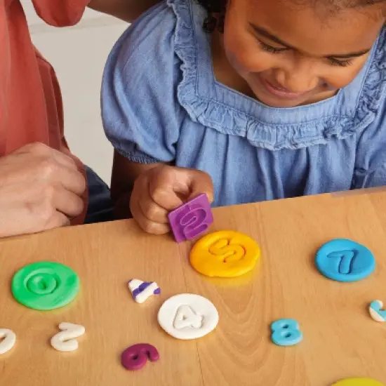 Play-Doh Numbers and Shapes image {4}