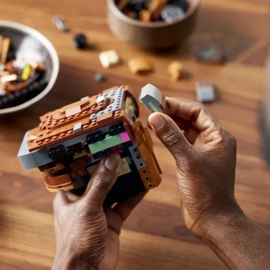 LEGO Star Wars Princess Leia (Boushh) Helmet Set 75351 image {3}