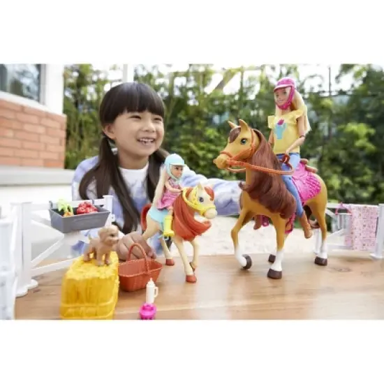 Barbie Hugs 'N' Horses Playset image {1}