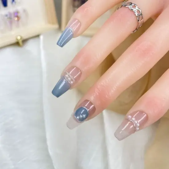 Vynxaria Blue Quick & Easy Wearable Nails for Instant Style Size M image {5}