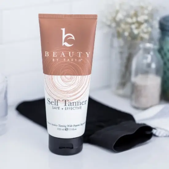Beauty by Earth Self Tanner Lotion and Self Tanning Mitt image {3}