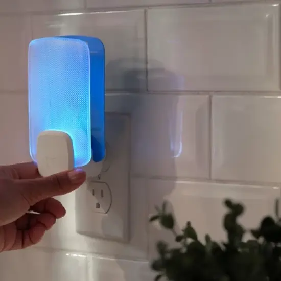 Raid Essentials Flying Insect Light Trap Starter Kit - 1 Device + 1 Refill image {4}