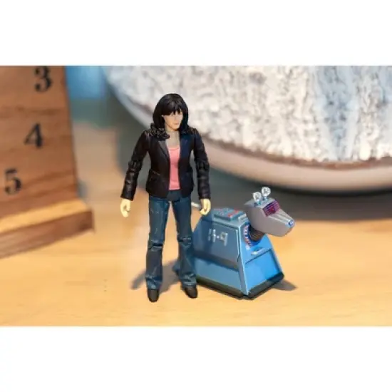Seven20 Doctor Who 5.5" Action Figure Set: Sarah Jane and K9 image {5}