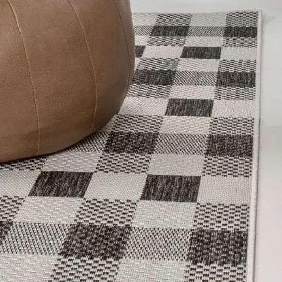 Darcy Traditional Geometric Bold Gingham Indoor/Outdoor Area Rug - JONATHAN Y image {7}