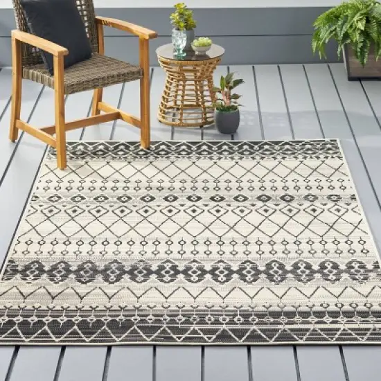 Dorvall Indoor/Outdoor Rug- Christopher Knight Home image {1}