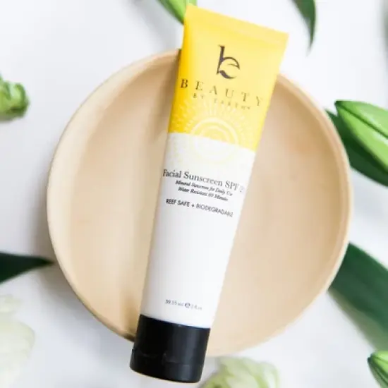 Beauty by Earth Facial Sunscreen - SPF 20 image {8}