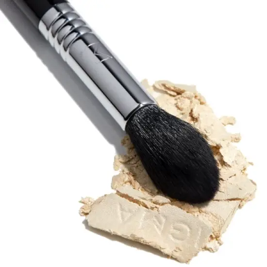 Sigma Beauty F35 Tapered Highlighter Brush image {3}