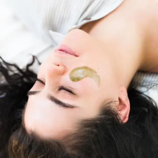 Beauty by Earth Superfruits and Calendula Facial Scrub image {8}