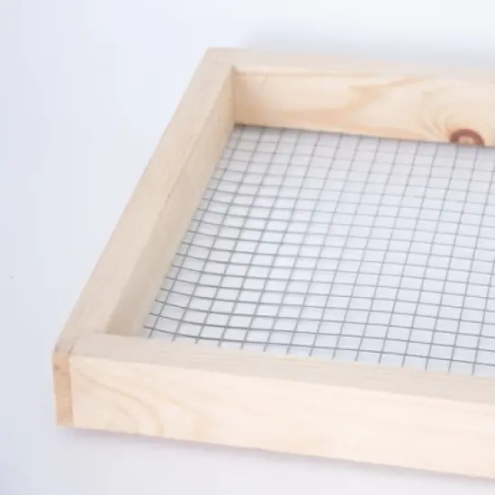 Lehman's Stoney Acres Candy Board Feeder for 8-Frame Langstroth Hive, Essential Winter Feed for Bees, Easy-to-Use, Keeps Bees Fed In Cold Months image {3}