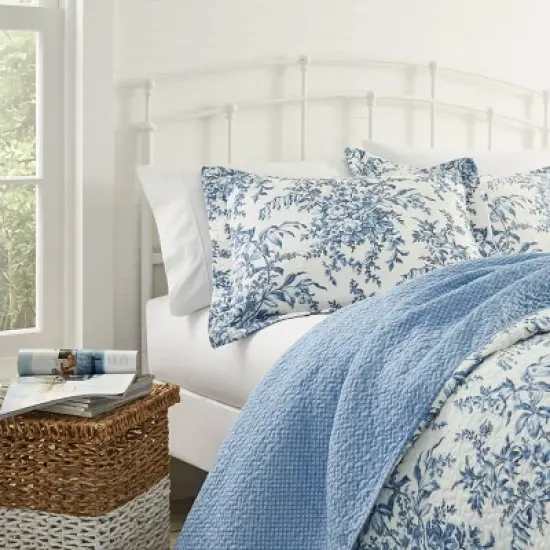 Bedford Quilt Set - Laura Ashley image {3}