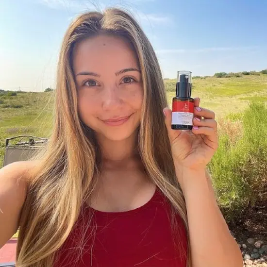 Beauty by Earth Hyperactive Anti-Aging Vitamin C Serum image {9}