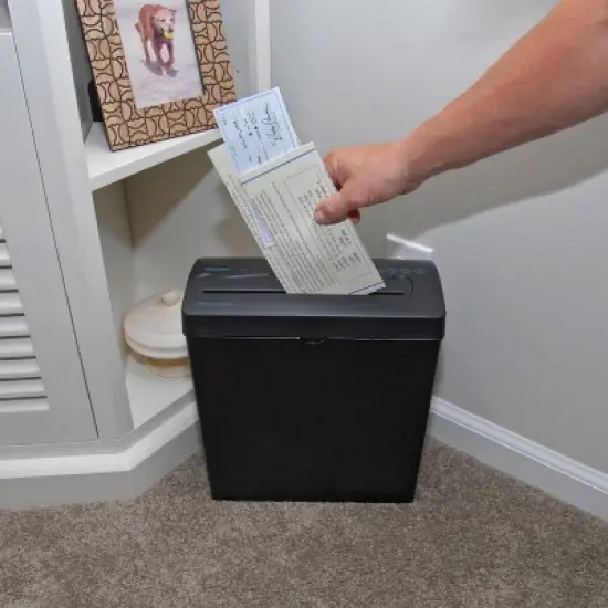 Royal&reg; CX6 6-Sheet Crosscut Shredder with Basket in Black image {7}