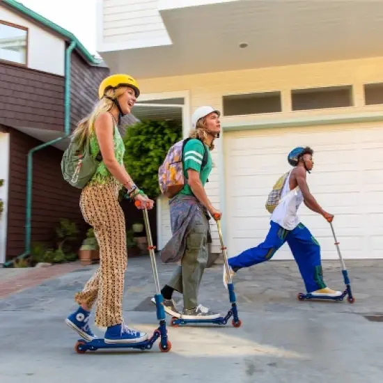 Valor Kick Scooter image {4}