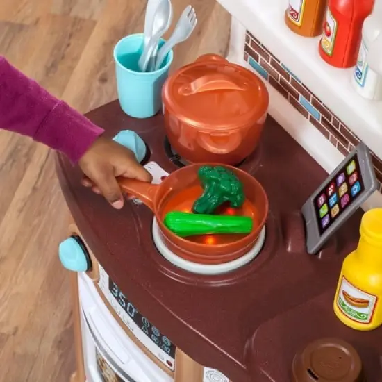 Step2 Fun with Friends Kitchen image {13}