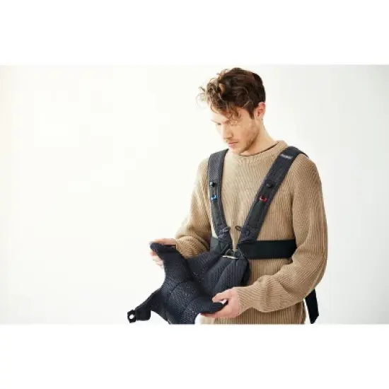 BabyBjorn Baby Carrier Mini Mesh - Anthracite Black image {6}