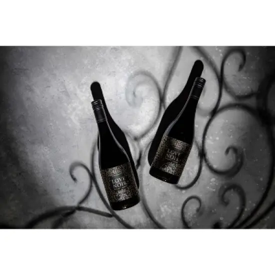 Love Noir Pinot Noir Red Wine - 750ml Bottle image {2}
