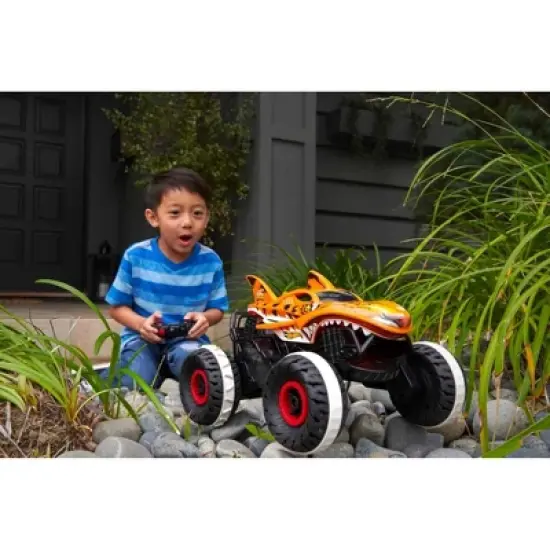 Hot Wheels Monster Trucks 1:15 Scale Remote Control Unstoppable Tiger Shark Vehicle image {1}