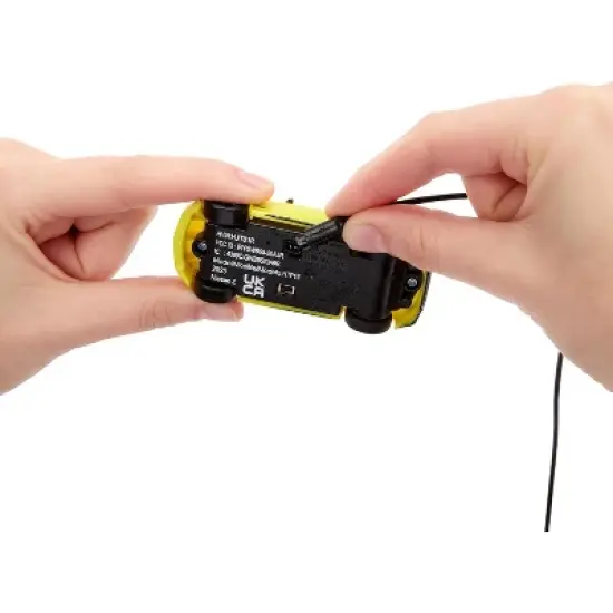 Hot Wheels 1:64 Scale Nissan Z, Battery-Powered RC Car for On- or Off-Track Play image {4}