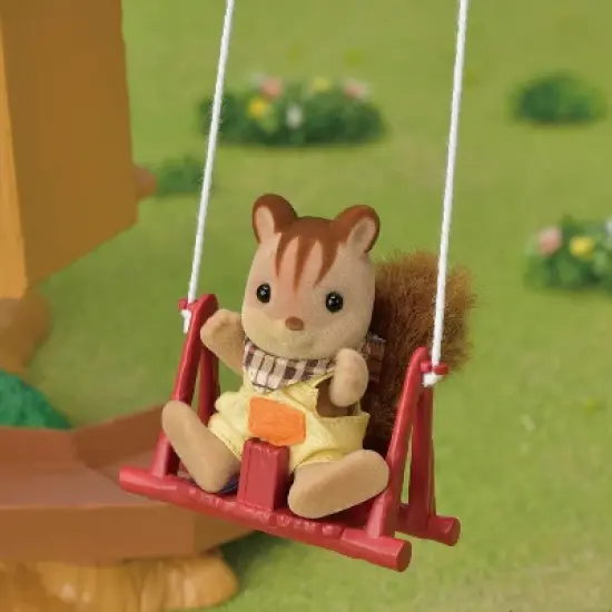 Calico Critters Lakeside Lodge Gift Set, Dollhouse Playset with Collectible Figure, Furniture and Accessories  image {5}