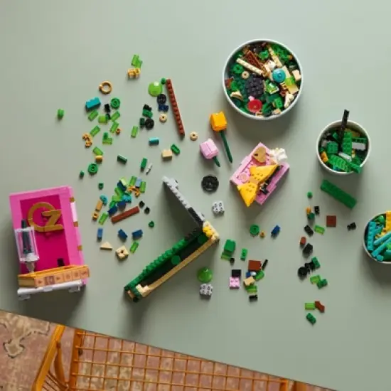 LEGO Wicked Glinda & Elphaba Bookends 75691 image {4}