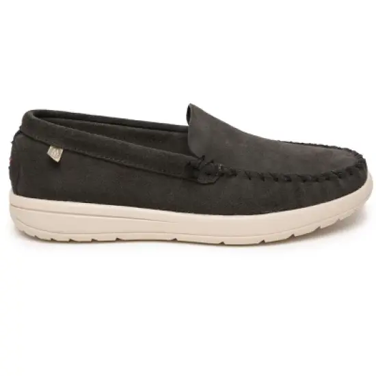 Minnetonka   Men's Discover Classic Slip On Shoes image {2}