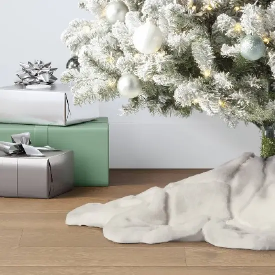 48" Christmas Dia Faux Fur Snowflake Shaped Tree Skirt - Wondershop&trade; image {1}