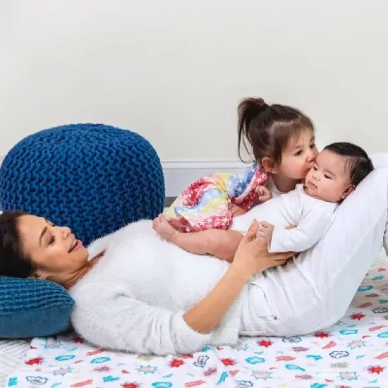 aden + anais Essentials Wonder Woman Single Power Pop Swaddle Blanket image {1}