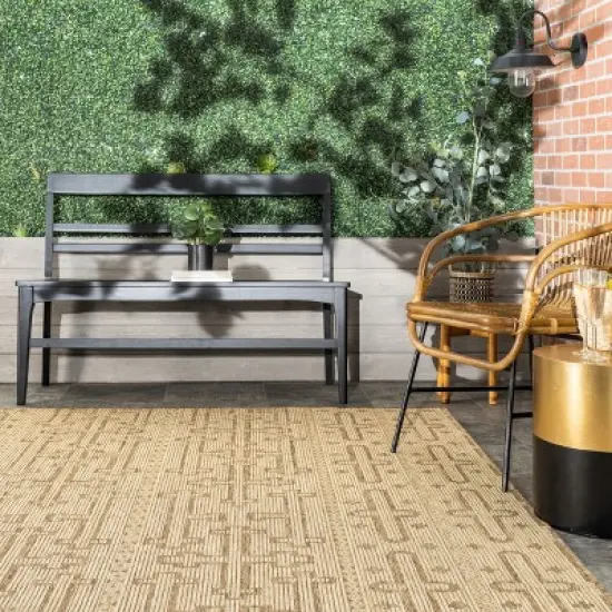 nuLOOM Brandy Transitional Celtic Indoor and Outdoor Patio Area Rug image {7}