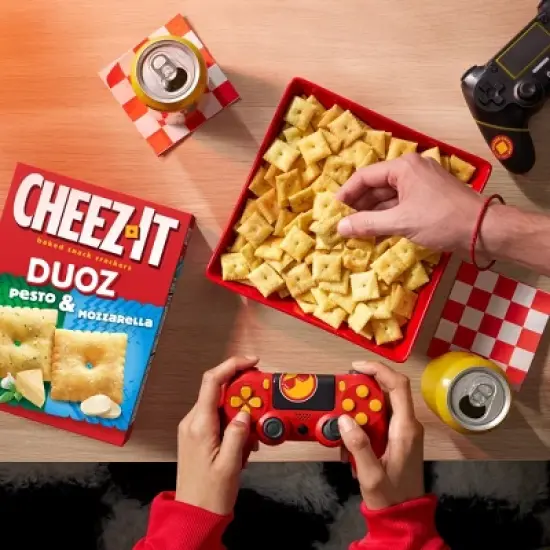 Cheez-It Crackers Duoz Pesto & Mozzarella - 12.4oz image {5}