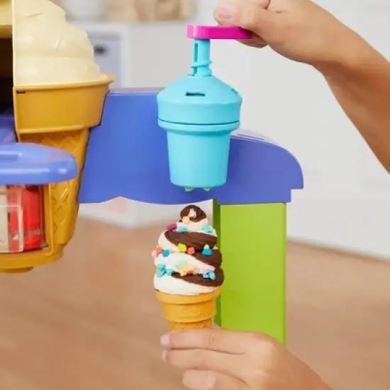 Play-Doh Kitchen Creations Ultimate Ice Cream Toy Truck Playset image {11}
