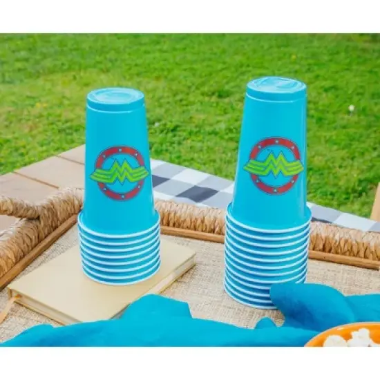 Silver Buffalo DC Comics Wonder Woman Logo 18oz Disposable Plastic Party Cups | 20 Pack image {2}