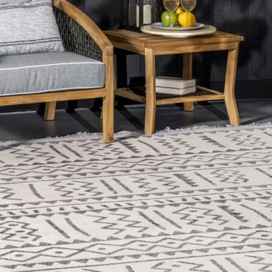 nuLOOM Outdoor Gretchen Patio Area Rug image {8}