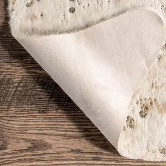 Nuloom Iraida Animal Print Shaped 5x7 Indoor Area Rug for Living Room Bedroom Dining Room Kitchen, Gold/Off White image {7}