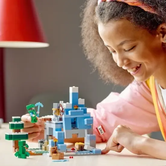 LEGO Minecraft The Frozen Peaks Cave Mountain Set 21243 image {2}