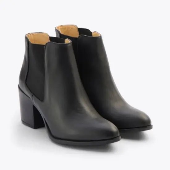 Nisolo Sustainable Women's Heeled Chelsea Boot image {10}