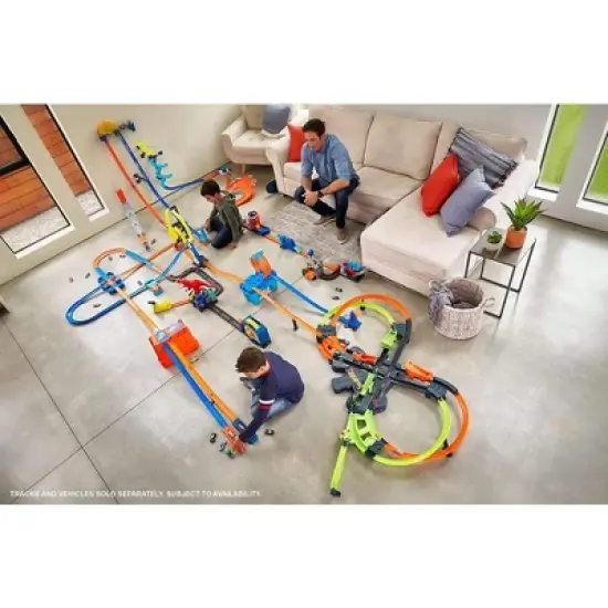 Hot Wheels Colossal Crash Track Set image {5}