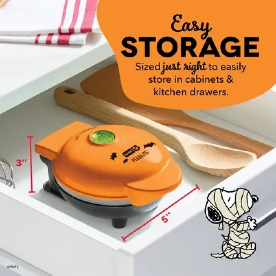 Peanuts x Dash Snoopy Jack-o-Lantern Mini Waffle Maker image {5}