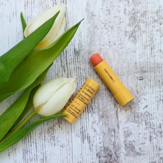 L'Erbolario Lip Gloss - Girls Lip Balm - Apple & Mandarin Juice - 0.15 oz image {2}