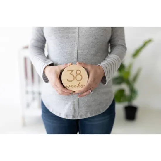 Pearhead Wooden Pregnancy Milestone Photo Props image {1}