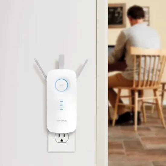 TP-LINK AC1750 Wi-Fi Dual Band Plug In Range Extender - White (RE450) image {4}