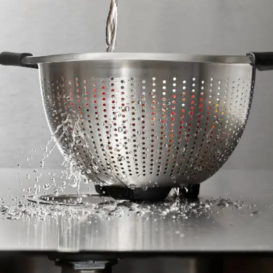 OXO 3Qt Stainless Steel Colander: Dishwasher-Safe Pasta Strainer, Light Silver, 9.6" Width, 3Qt Capacity image {5}